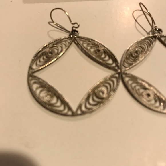 Vintage gold filigree earrings - Picture 5 of 5